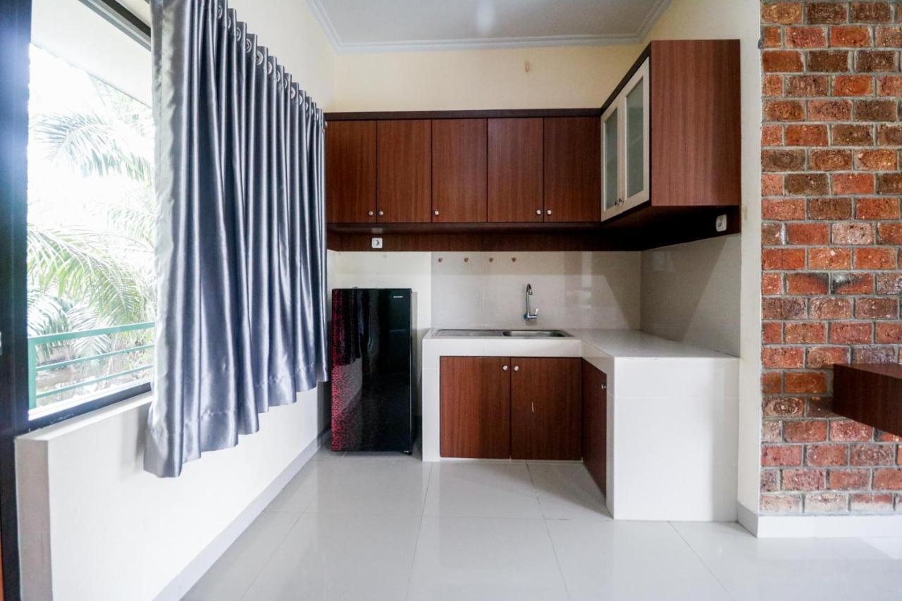 RedDoorz Plus near Kualanamu Airport Medan Exterior foto